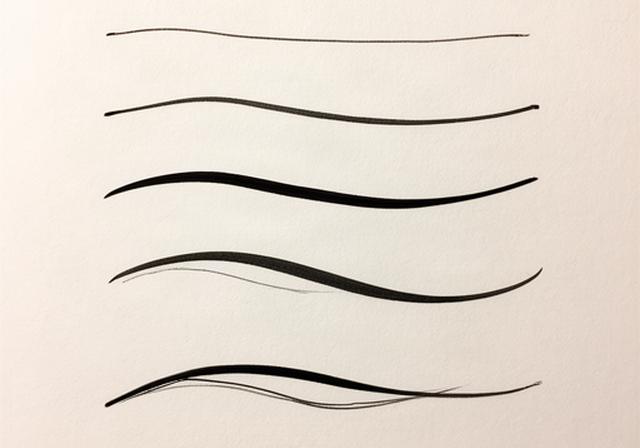 漫画原稿用紙に線画ペンで描いた細線と太線の練習見本